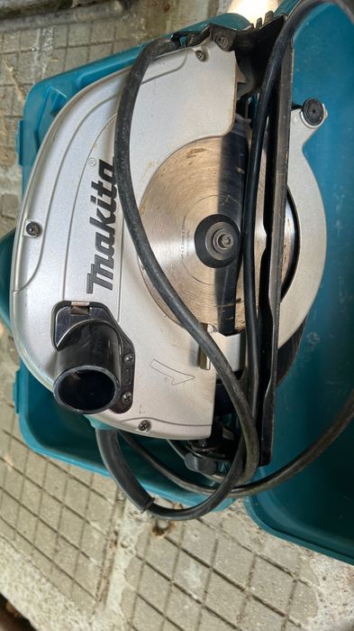Циркуляр Makita 5704R