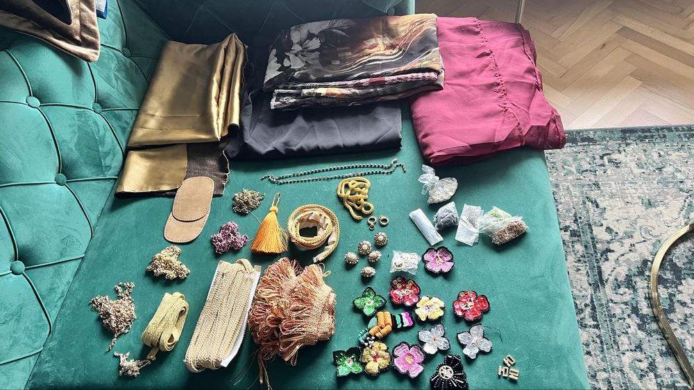 Платове и аксесоари