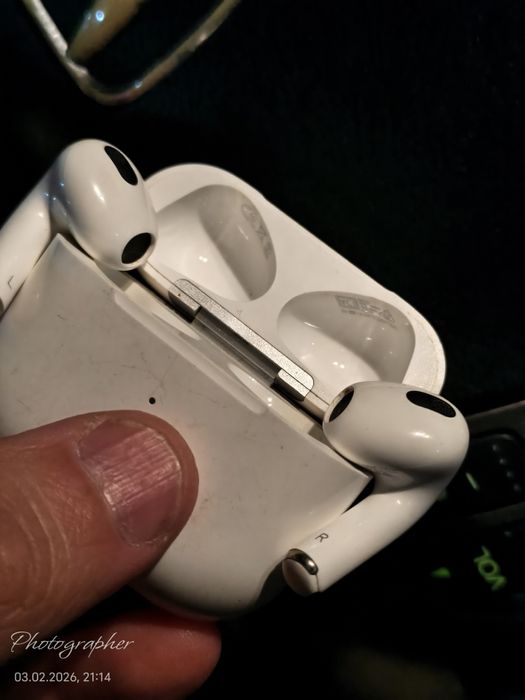 Продам наушники от Айфон