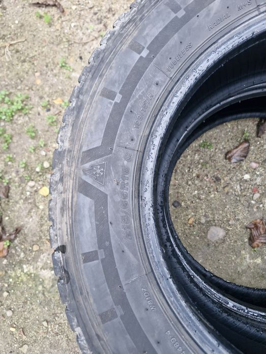 De vanzare cauciucuri