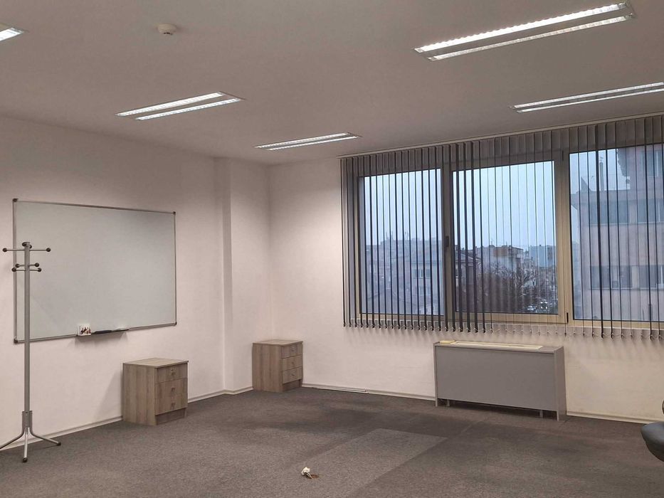 Голям офис под наем в централната част на гр.Варна