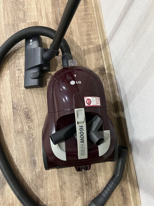 Продам Пылесос LG