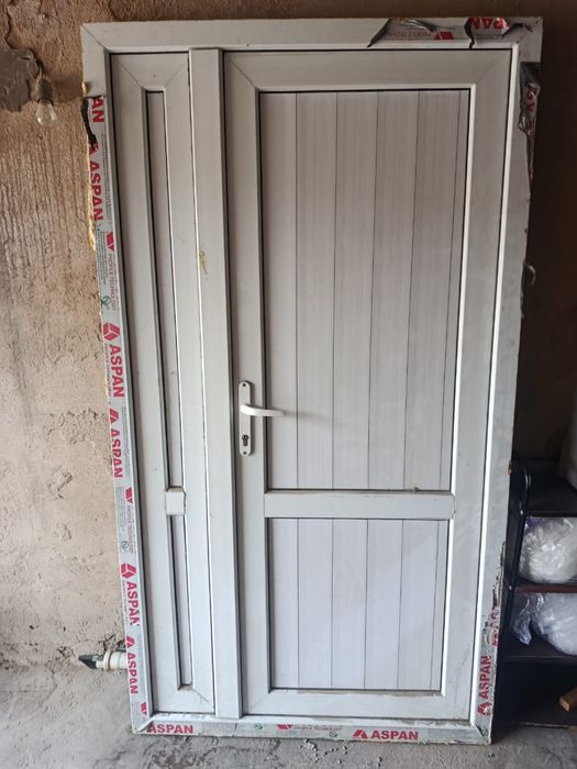 Пластикалық есік сатылады