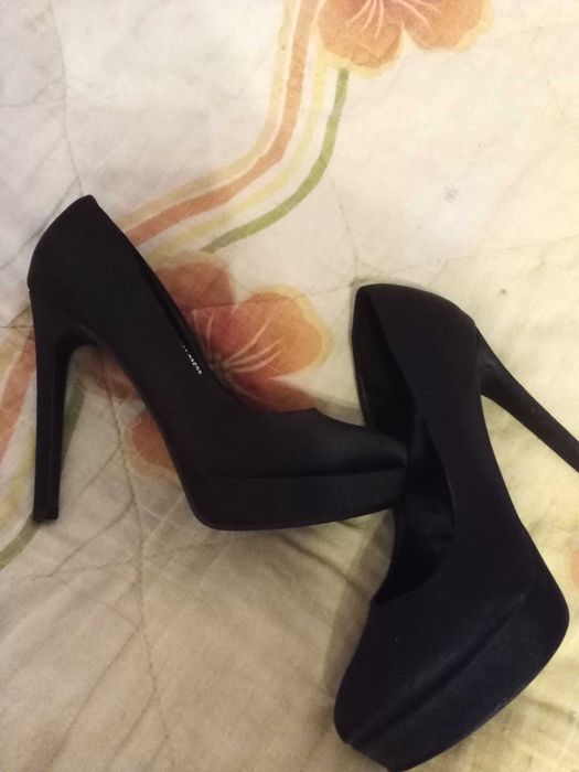 Елегантни дамски обувки