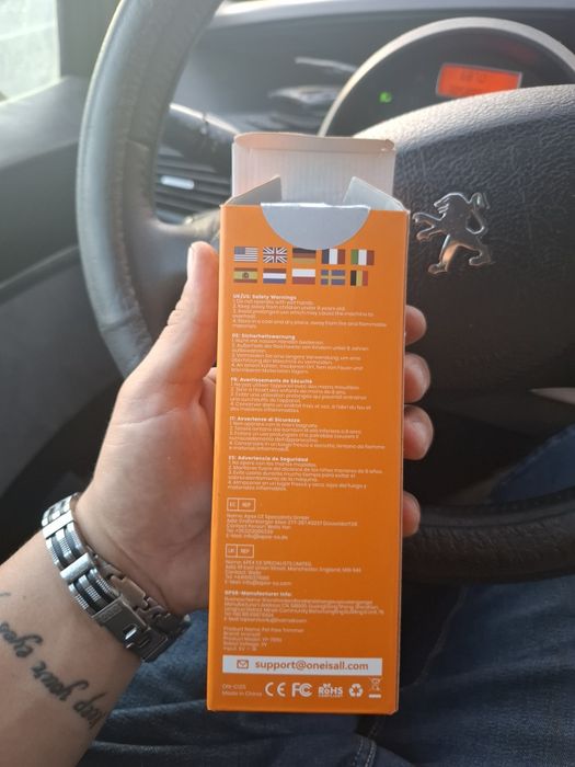 Aparat de tuns lăbuțe/urechi câini și pisici Oneisall YP-7015L cu LED, Nou
