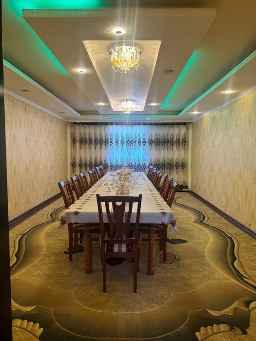 Уй сатылады 2 этаж котедж, 11 комната, жер майдану улкен, ремонт евро,