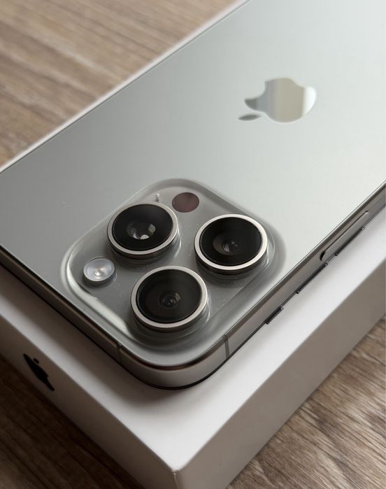 iPhone 15 PRO • 256 GB • 95% Baterie