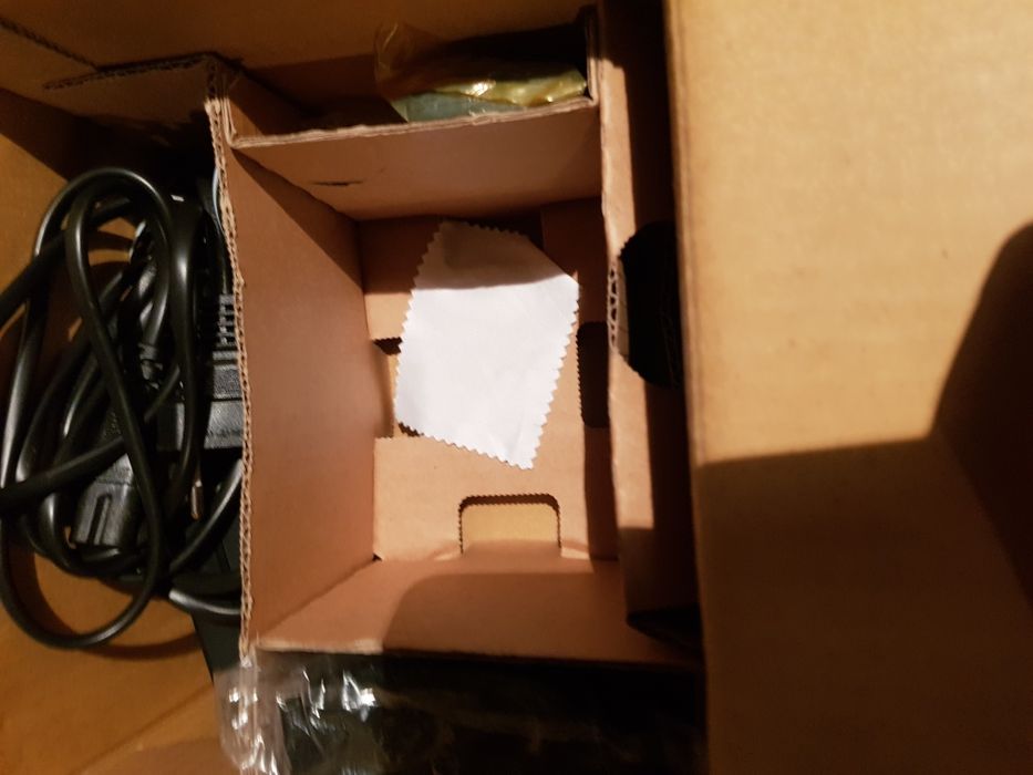 Продам видеокамеру Sony DCR-SR85E