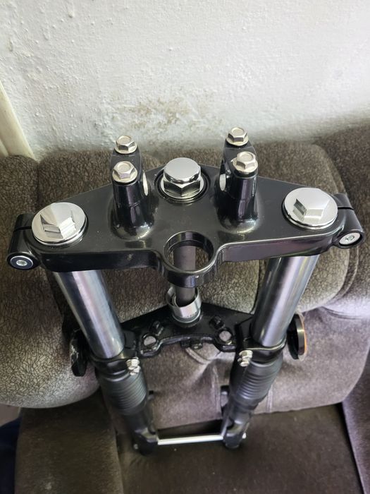 Передняя вилка для мотоцикла