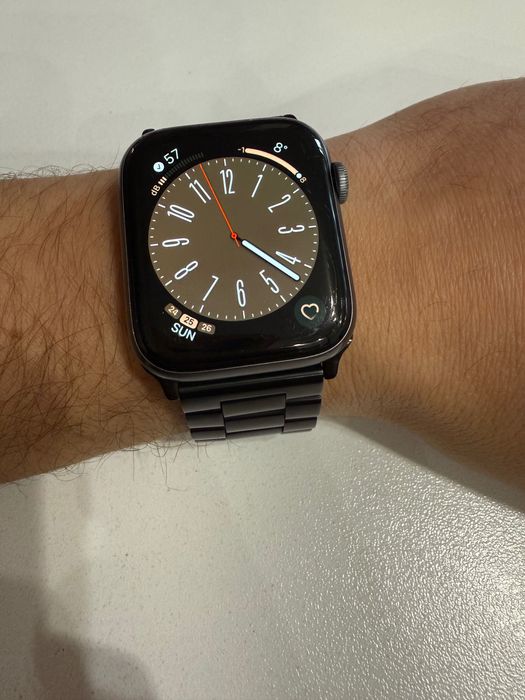 Apple Watch Nike+ Series 4 – 44mm | Отличен комплект + подаръци
