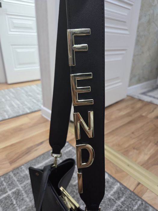 Продам сумку Fendi