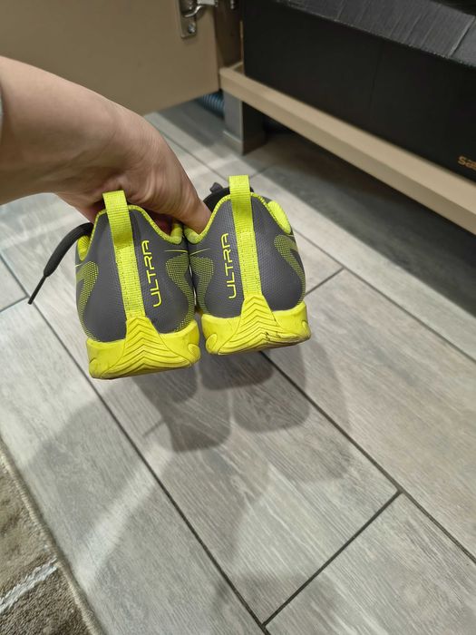 Детски футболни обувки