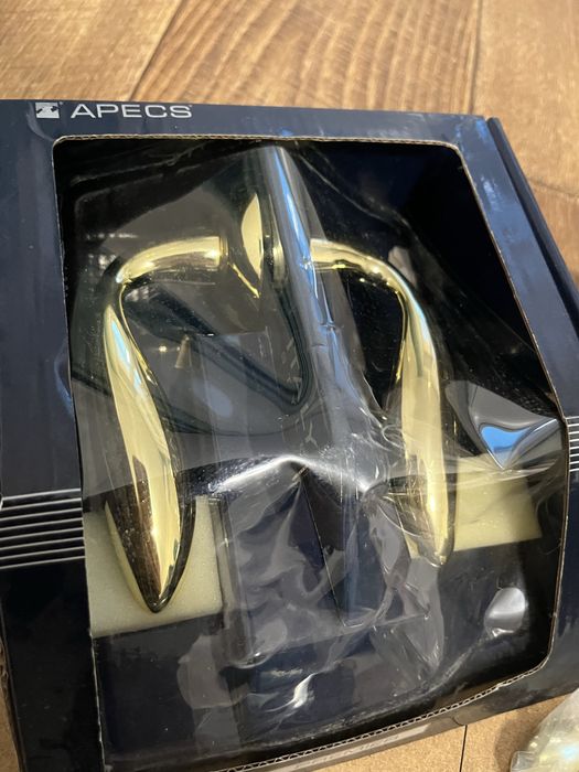 Дверная ручка новая