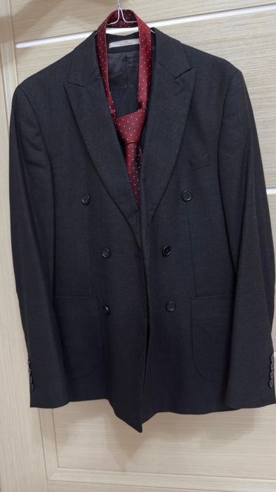 Костюм двойка: брюки и пиджак