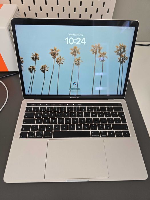 MacBook Pro 2019 13-inch Touch