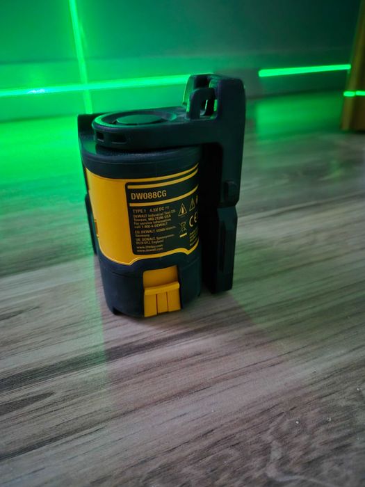 Laser Dewalt DW088CG