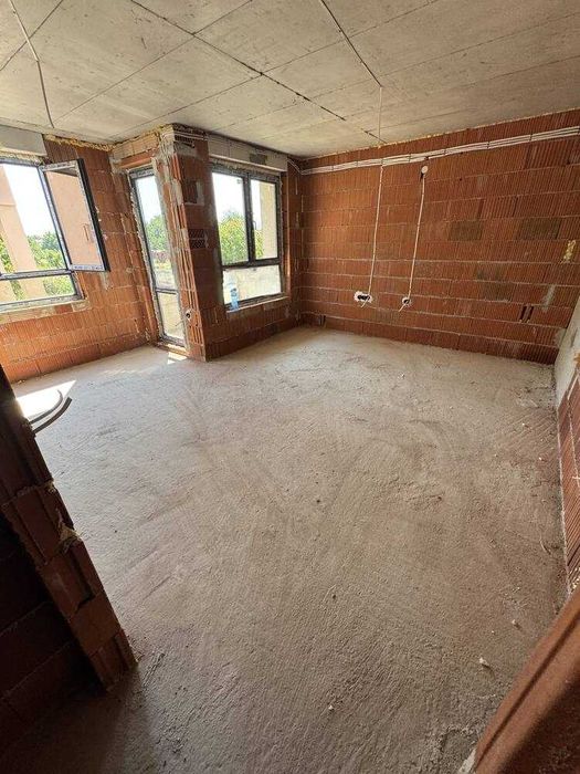 Двустаен малка бутикова сграда с АКТ 14 - Прослав