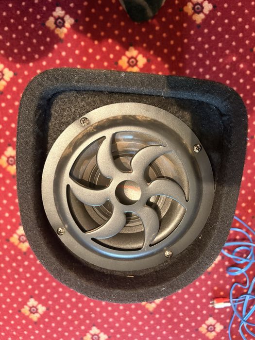 Сабвуфер 6 дюм авто