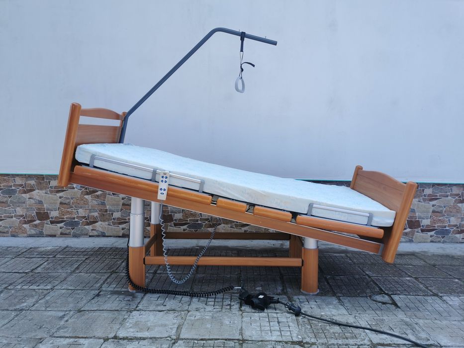 Електрическо болнично легло