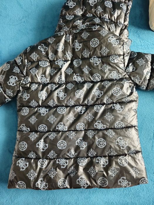 Зимно яке Guess-ново