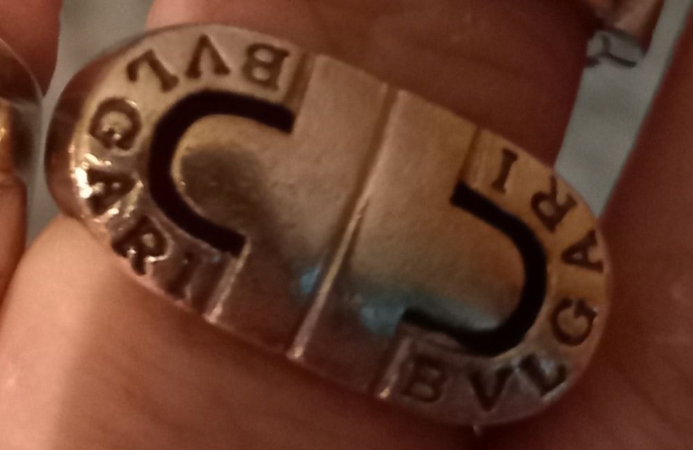 Сребърни пръстени и обици.