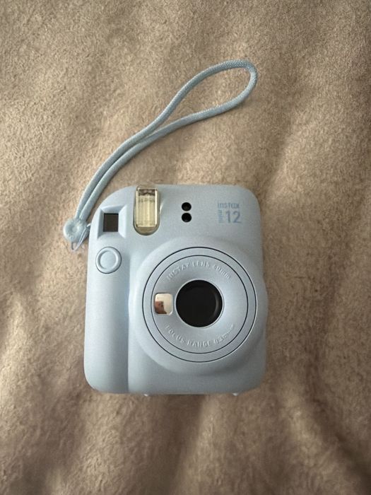 Фотоапарат instax mini 12