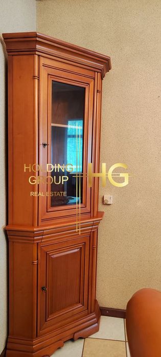 Продава се Четиристаен апартамент в Варна, Червен площад - 132 кв.м за 2272 €/кв.м - Снимка #5