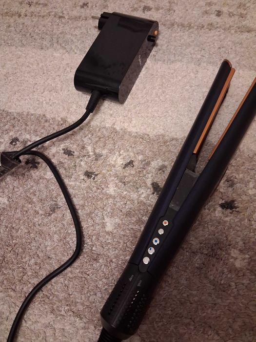 Placa par dyson ht01 noua,cu folia pe ea!