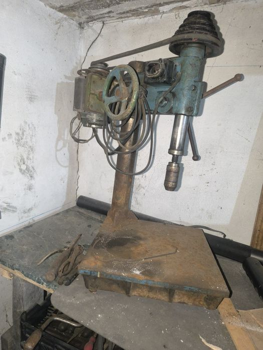 Станок сверлильный