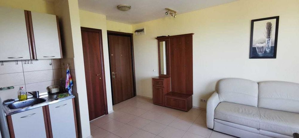 Продава се Двустаен апартамент в Бяла - 82 кв.м за 467 €/кв.м - Снимка #2