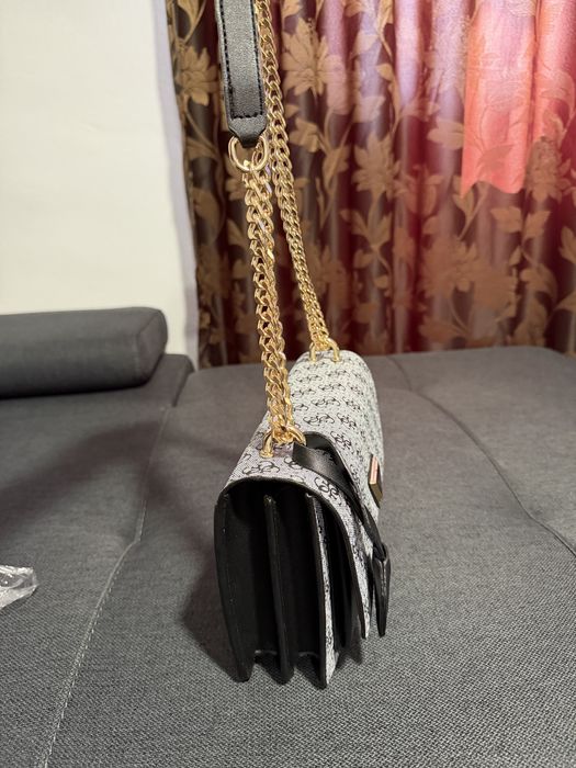 Geanta Guess noua