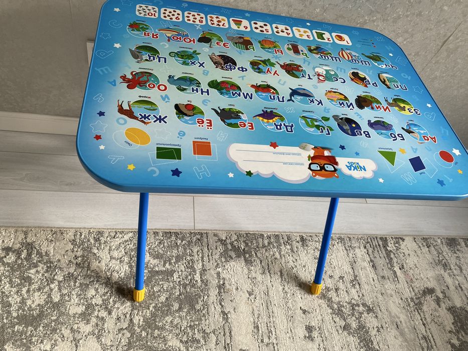 Продам парту детскую