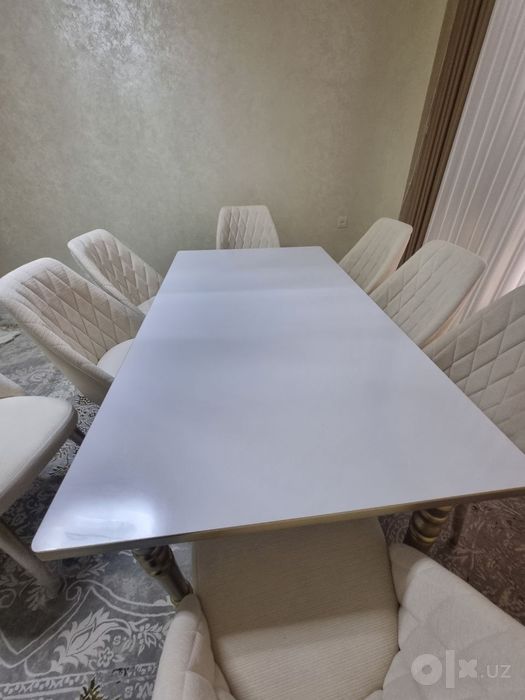Стол и 10 стульев