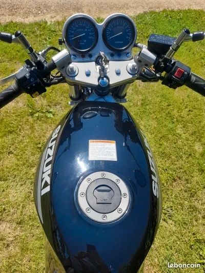 Suzuki GS 500      .