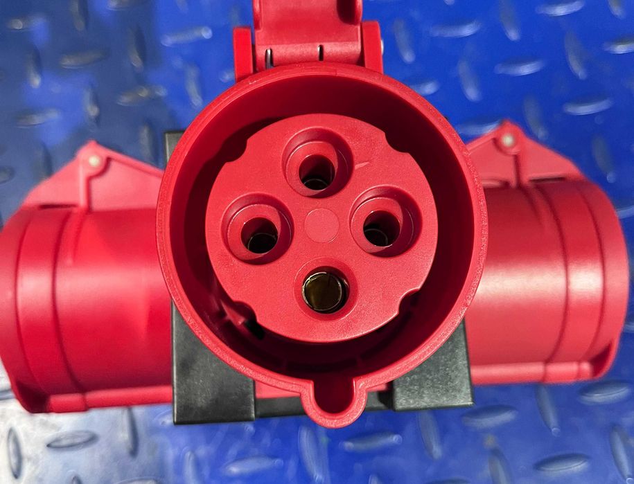 Priza portabila tripla PCE Poliamida 3x32A/4P IP44