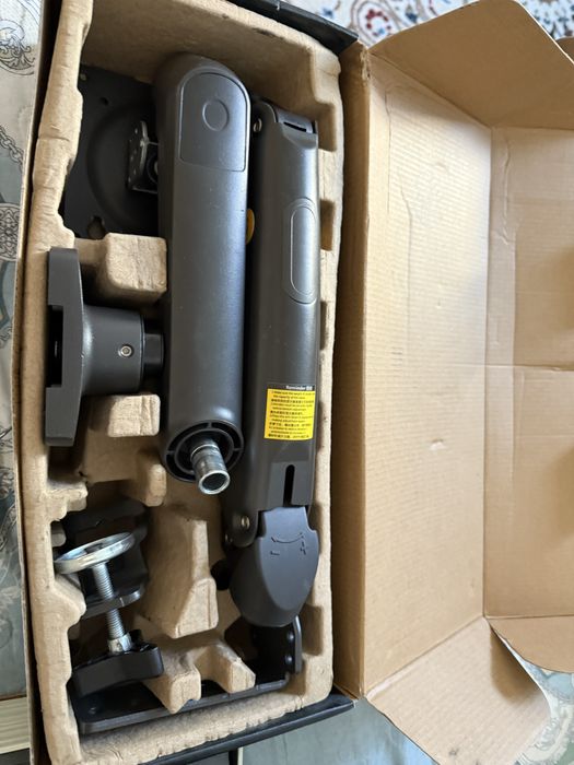 Кранштейн для монитора