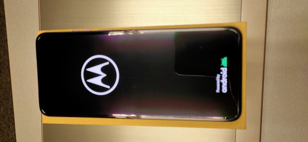 MOTOROLA RAZR 40 лилав 265 GB