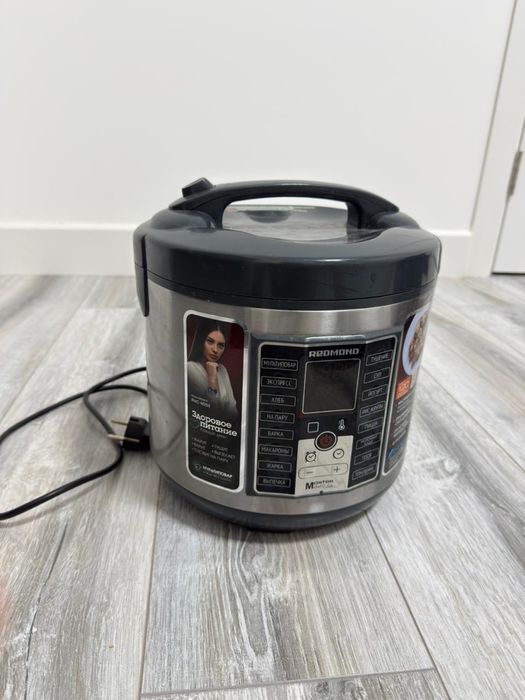 Мультиварка Redmond