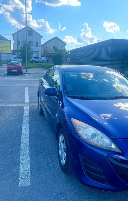 Vând Mazda 3 Berlina cu motor de 1.6 benzină (105 CP)