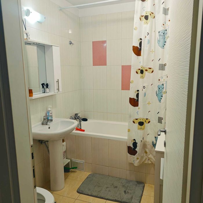 Închiriez apartament 2 camere | Pet Friendly | Loc de parcare | Centrală proprie