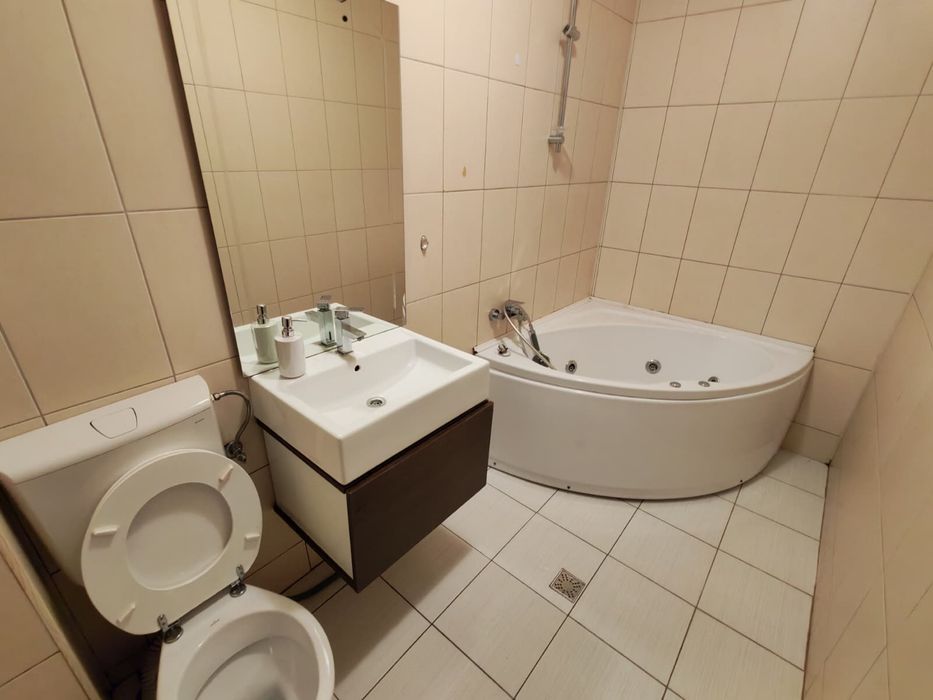 Apartament 3 camere, 75 mp, parcare – subînchiriere în regim hotelier- bloc nou