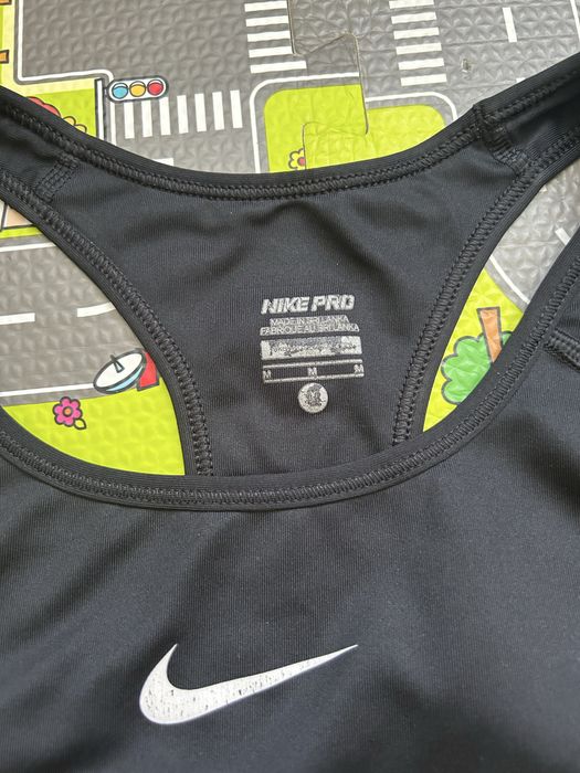 Bustiera Nike marimea M