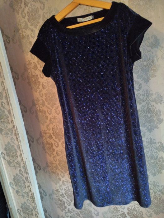 Продам платья р48.