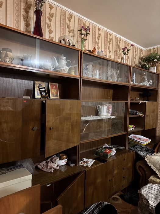 Продам шкаф сервант