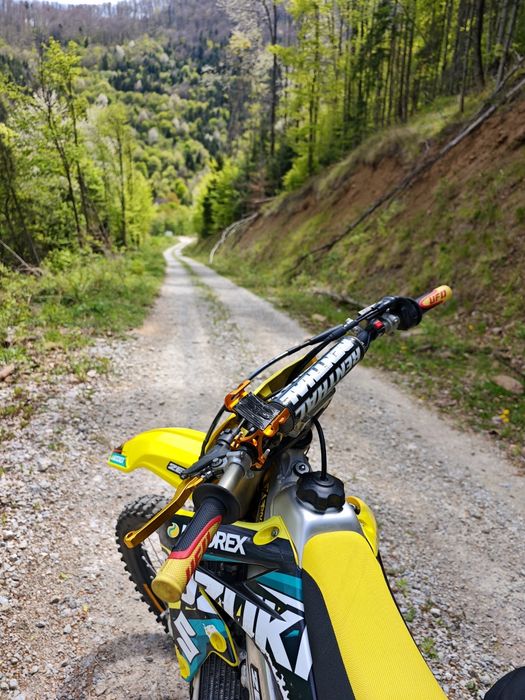 Vând Suzuki rmz 250