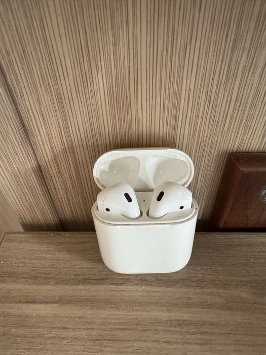 Продается Apple AirPods 2 наушники Original | Отличное состояние