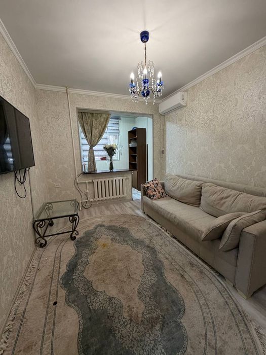 Продам чиланзар 2.  Двух комнатная.  163 школа