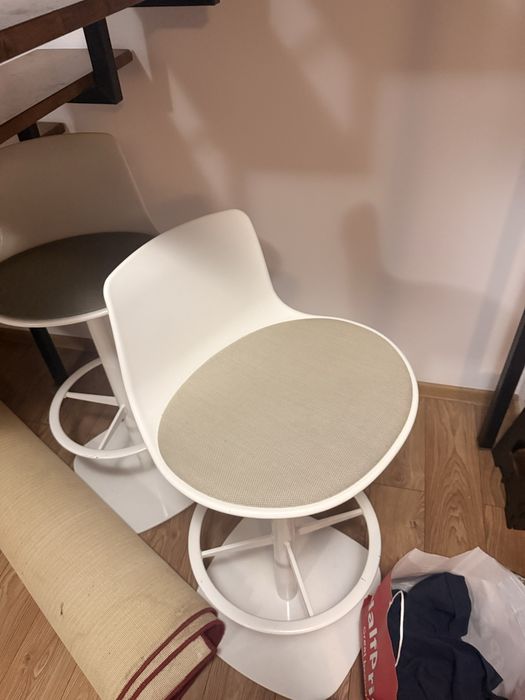 Scaune Designer Coalesse Enea Lotus Post Stool