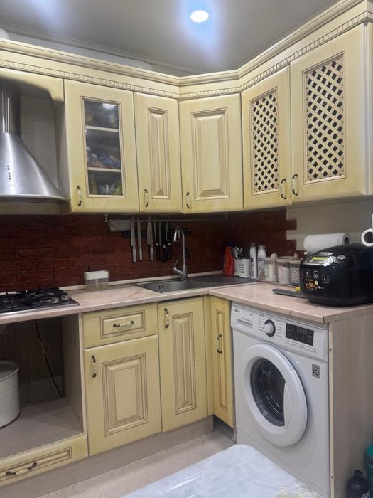 Кухонный гарнетур вместе с техникой