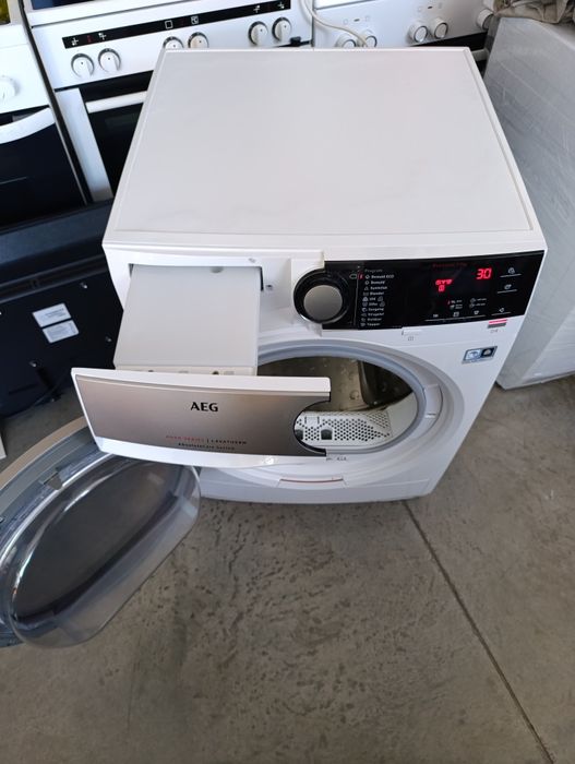 Сушилня AEG 8000 Термопомпа 9кг
